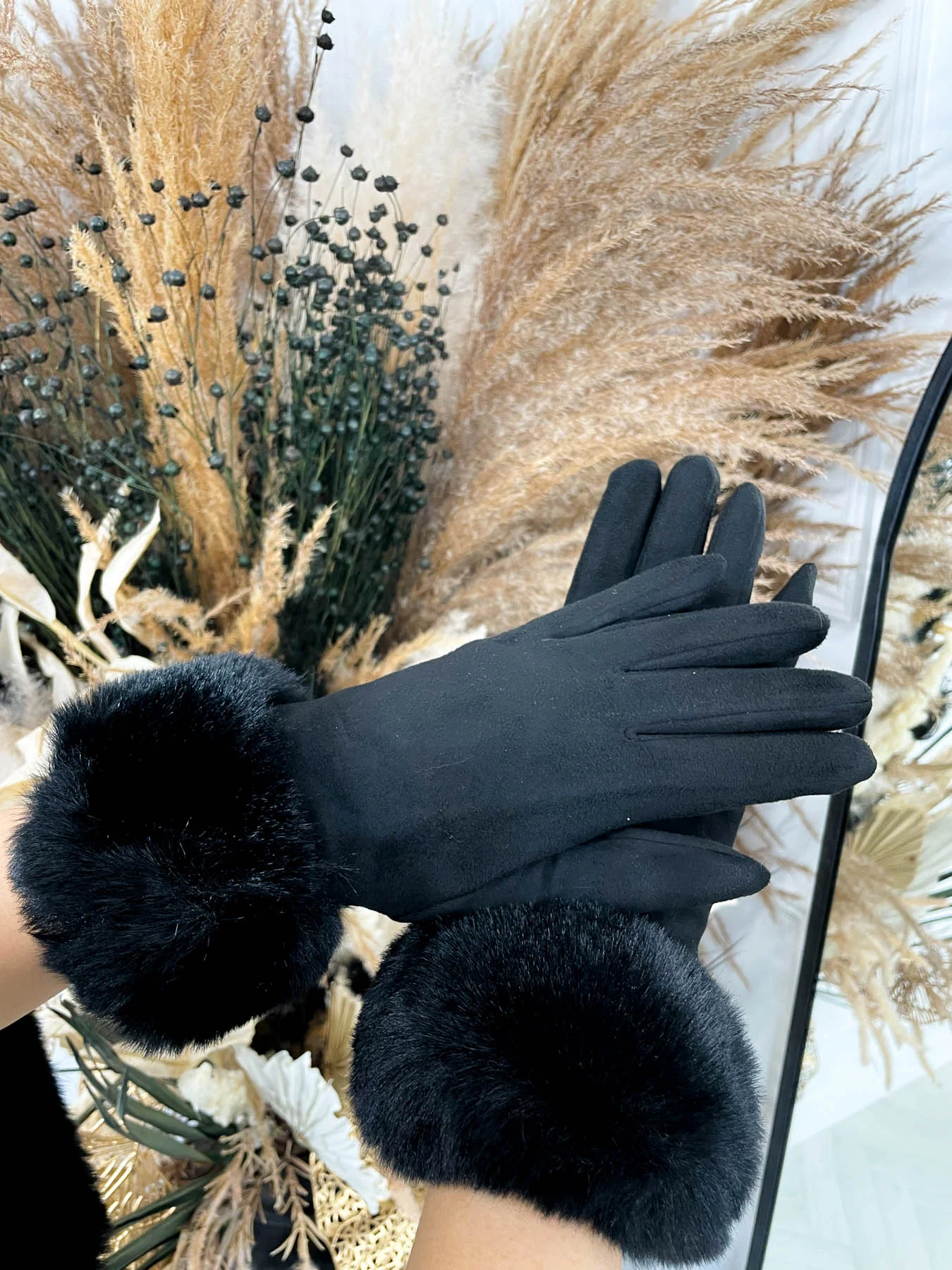 Ava Gloves -Black - Image 3
