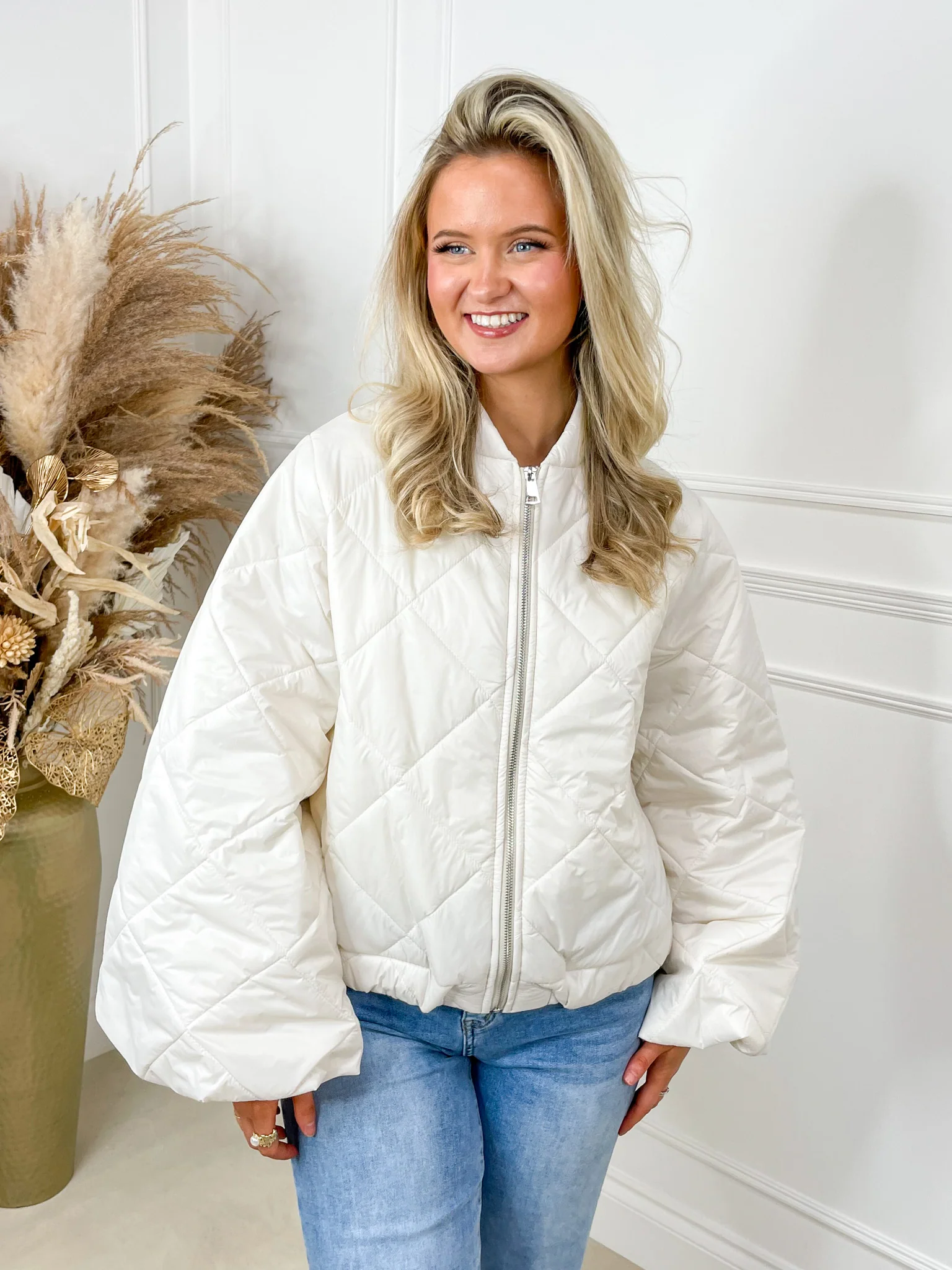 Brontë Balloon Sleeve Quilted Jacket - Cream - Image 5