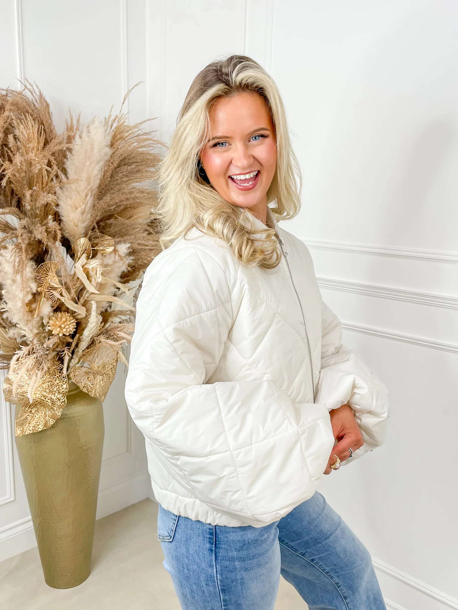 Brontë Balloon Sleeve Quilted Jacket - Cream - Image 9