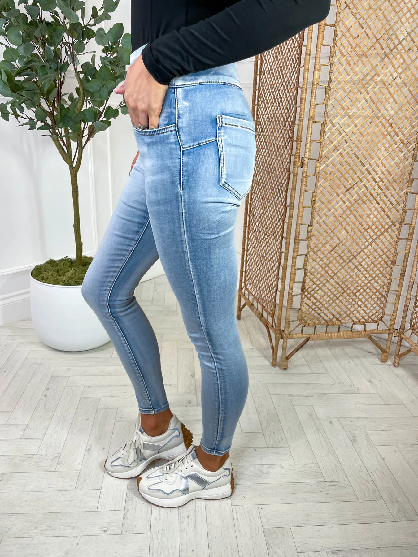 Cher Jean - Light Denim - Image 3