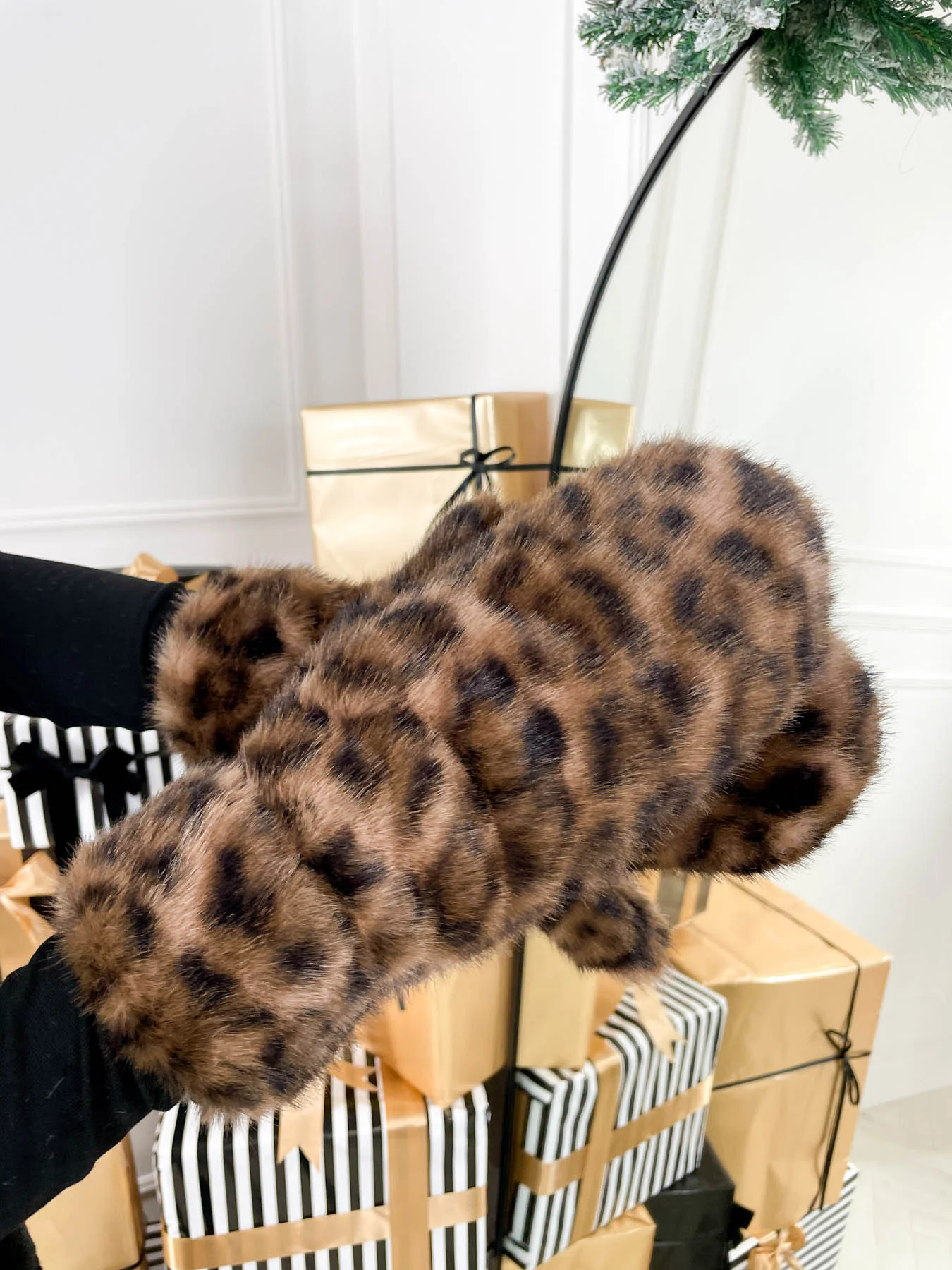 Freya Mitts- Animal - Image 3