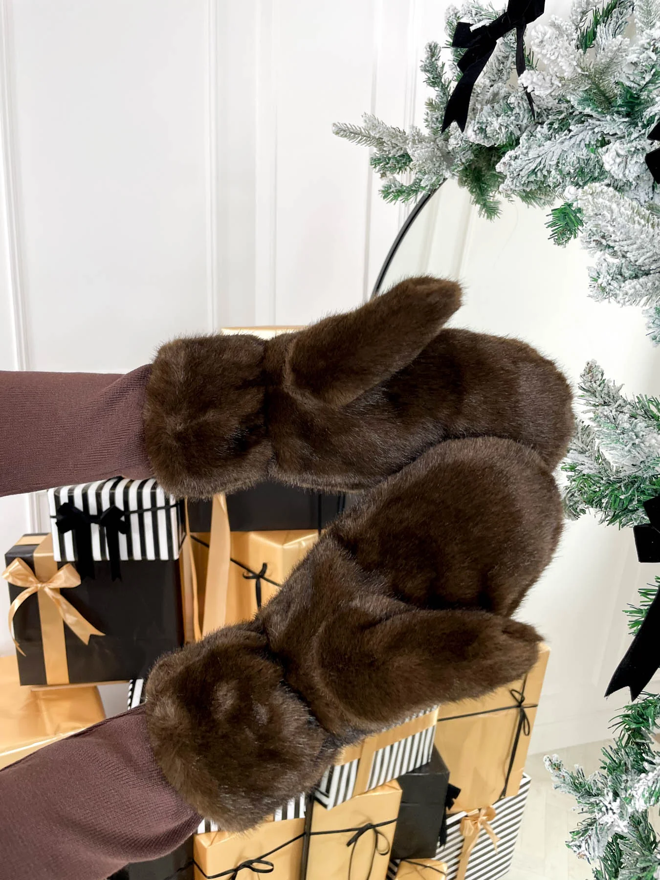 Freya Mitts - Chocolate - Image 2