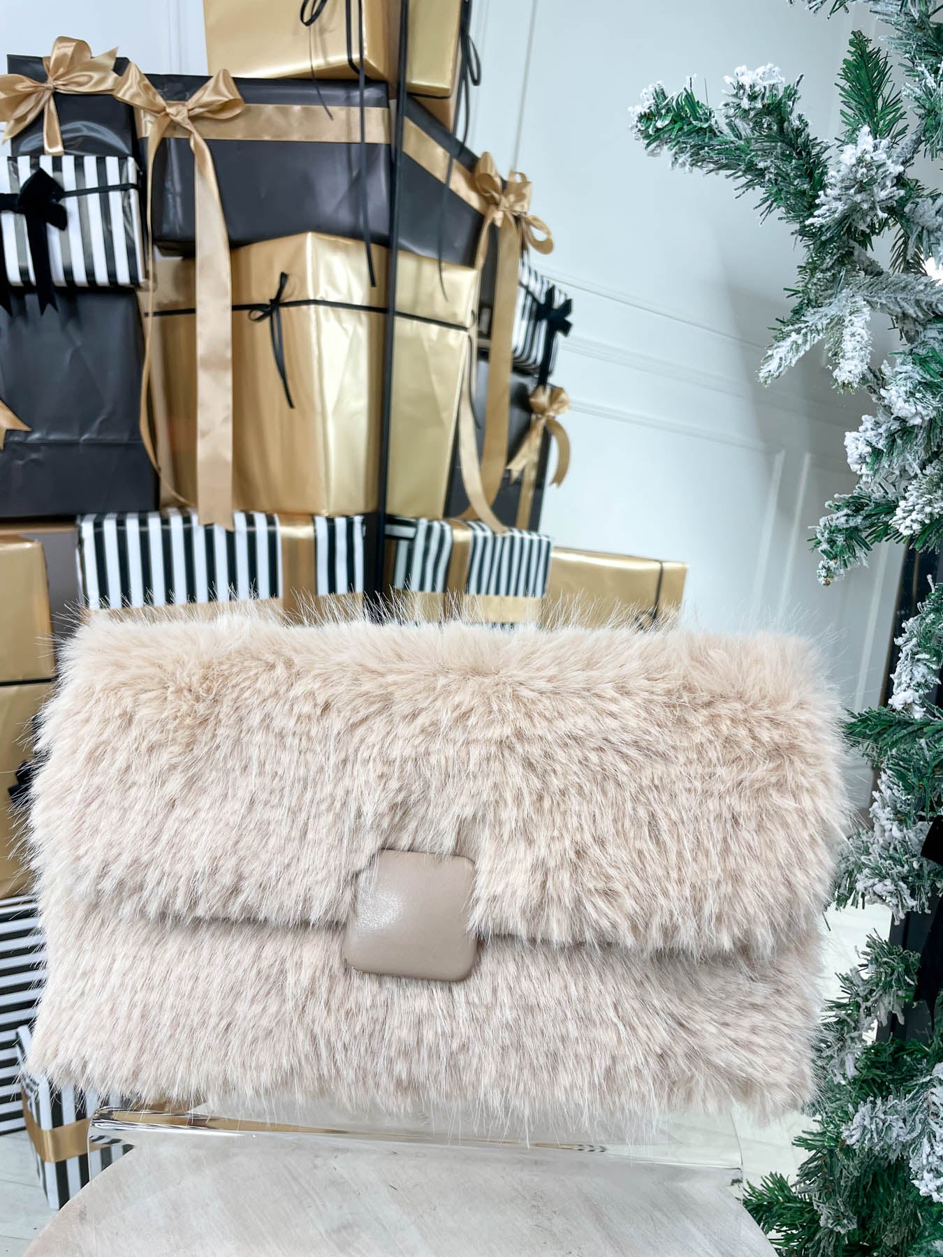 Noella Clutch - 2 Colours - Image 3