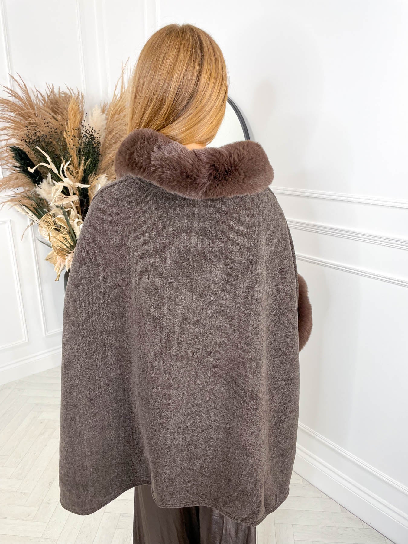 Savanna Cape - Chocolate - Image 5