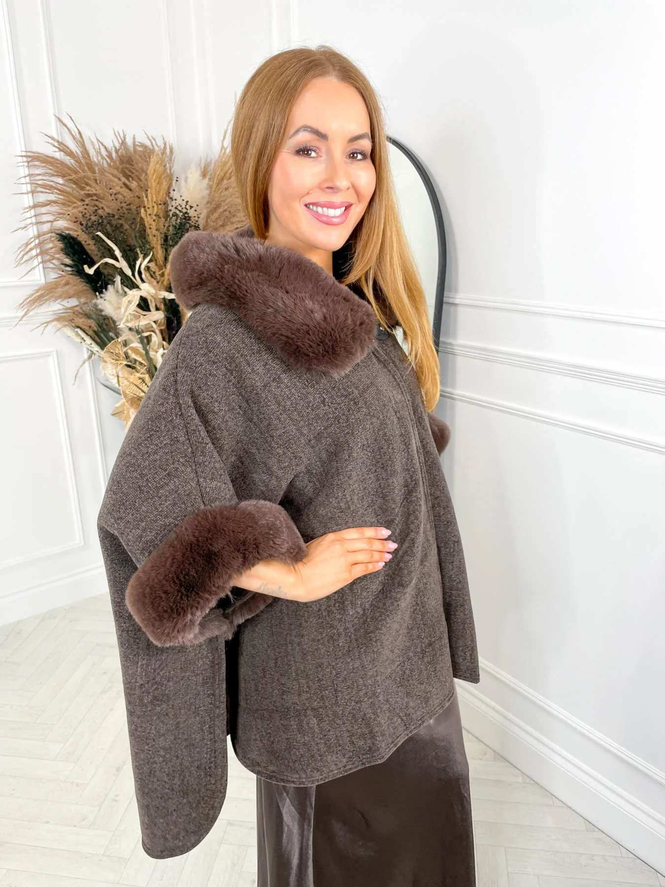 Savanna Cape - Chocolate - Image 6