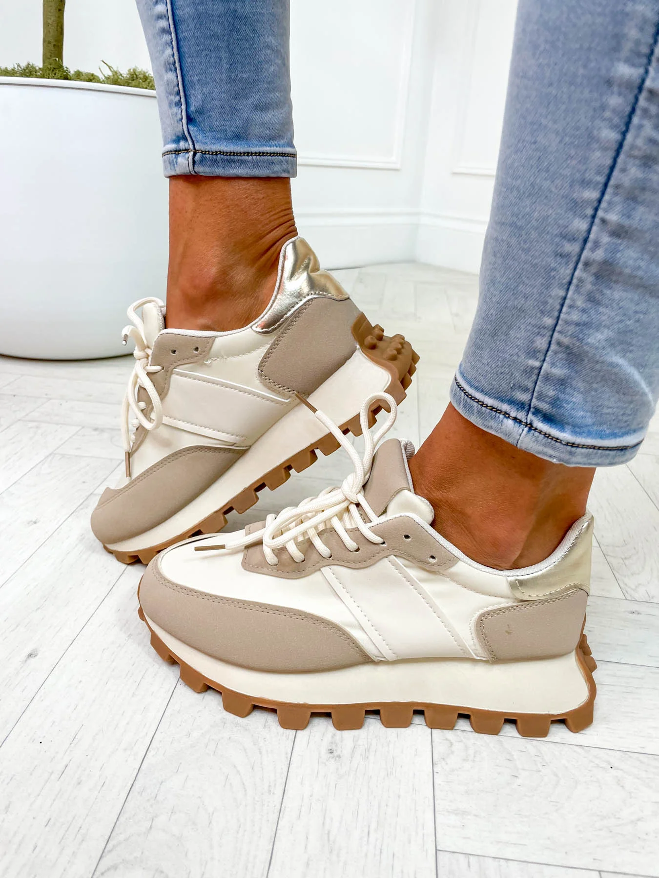 Tiffany Trainers - 2 Colours - Image 3