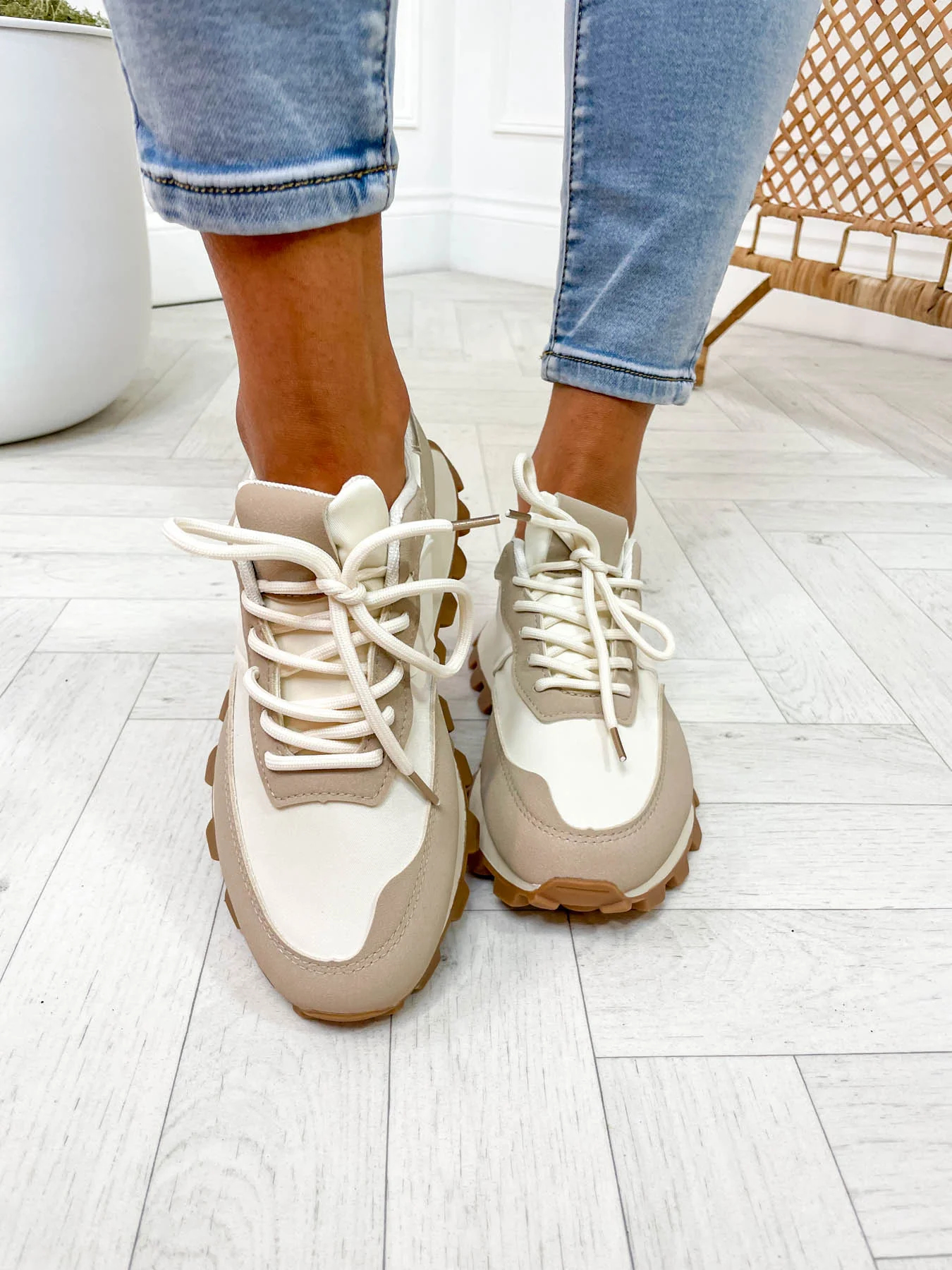 Tiffany Trainers - 2 Colours - Image 9