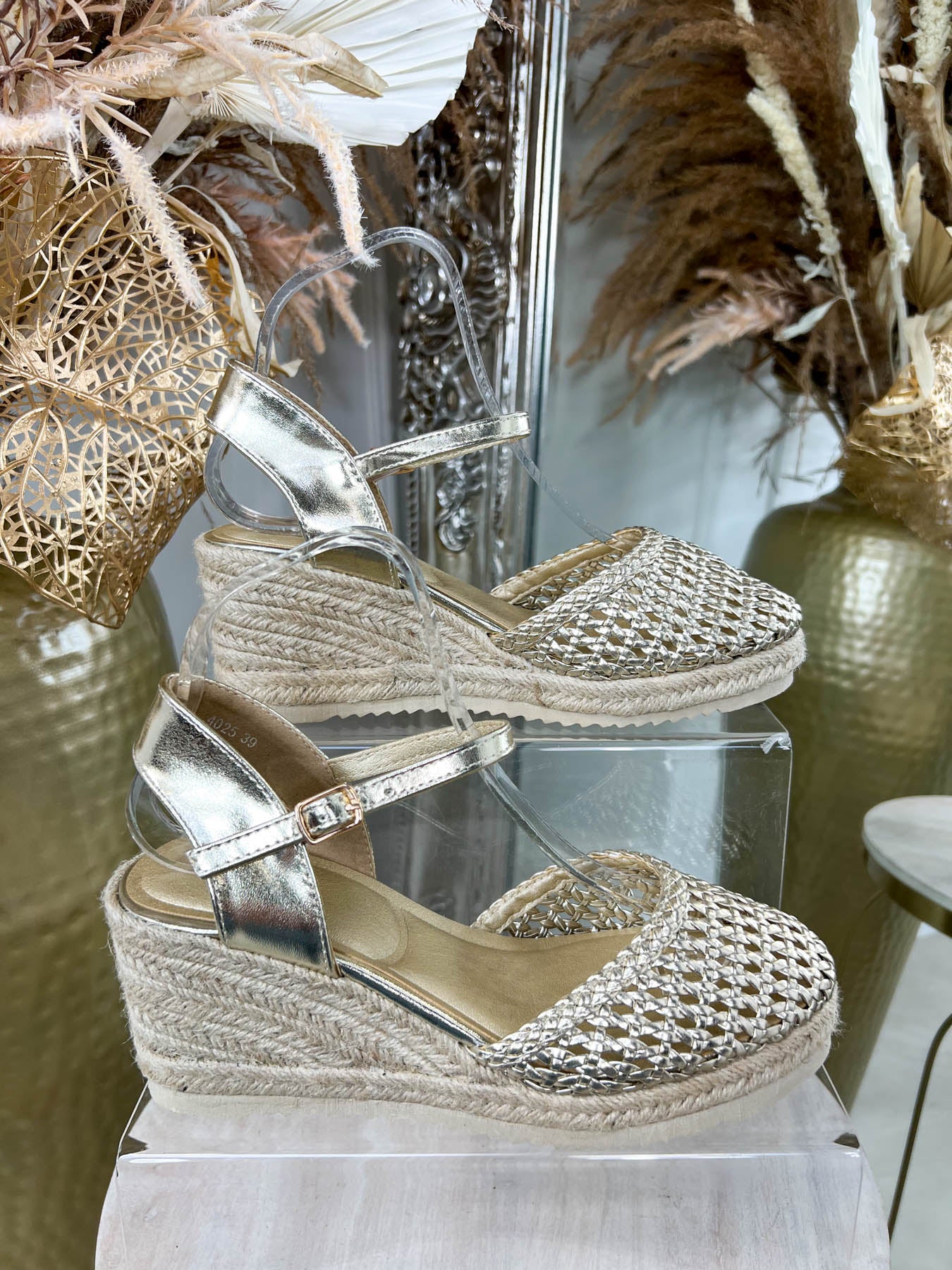 Wynn Wedge - Gold